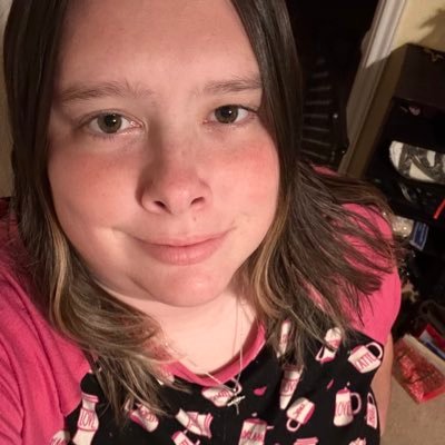 Hello, my name is Jaclyn! I like making new friends so don't be shy to talk to me anytime. If you have any questions just ask. Snapchat musicgirl237