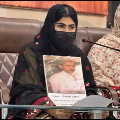 Daughter of missing Ameer Baksh Baloch, my father was disappeared by Pakistani forces on 4th August 2014 Kulanch, #Balochistan
#ReleaseAmeerBaksh
