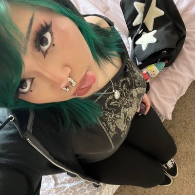 1ngydar_'s profile picture. ‘ you are a fucking little slut i bet you suck dick for free ‘