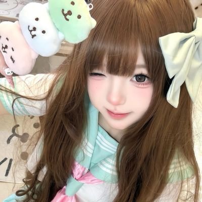 Wuli9249's profile picture. 一沙一世界，一花一天堂。
君掌盛无边，刹那成永恒。