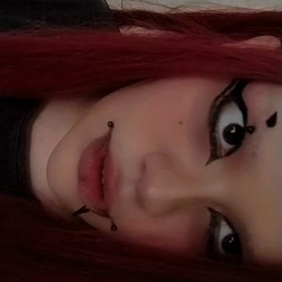 cosplayer, bodypiercer e pseudo artista • nb thing