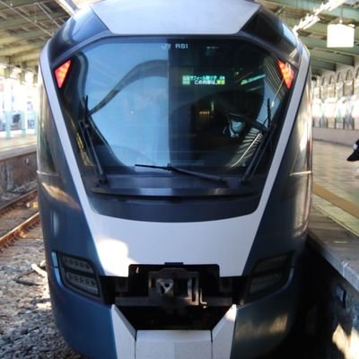 静岡在住の乗り鉄です。
JR東海大好きです。
自発優先で気になった方はフォローします。
エロ垢、収益垢はお断り!いいねしないでください。
最近、富士山ビュー特急にハマりましたが、やっぱりサフィールLoveです😊