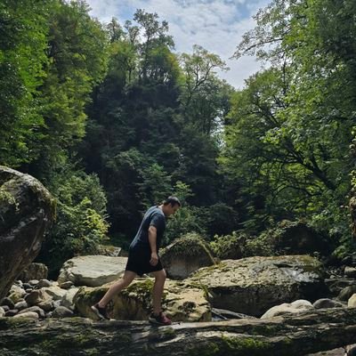 erfunmere's profile picture. مسلط به پدیده Cheerleader effect/شیفته جزئیات/پیشکسوت نسل Z/دانش‌آموز و دانش‌جو/رفیق‌گرا