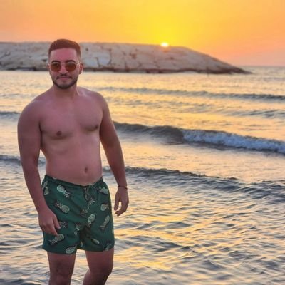 Bakrakoleh's profile picture. I don't need battery