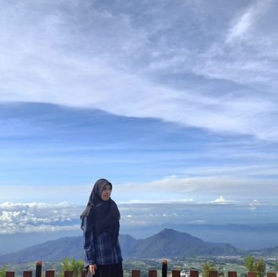 nuning_lufiani's profile picture. be Happy