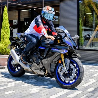 所有車両【YZF-R1M 2025】【YZF-R1 2002】【CBR250RR 2017】【REBEL(MC13)1996】
ポストに勝手に反応してすみません😅
一応バイク垢です🏍️💨
サーキット、ツーリング+美味しいご飯、ダイエット、バスケ🏀、オジサンです☺