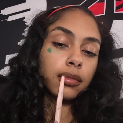 27grammes_'s profile picture. Zed
