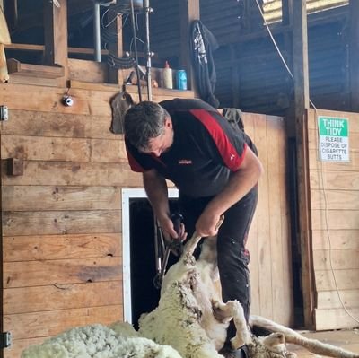 Technical rep,shearing instructor, ex shearer, ex Shearing Contractor. Dad of 4
