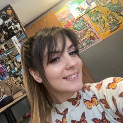 Hey friend and family my name is victory I am form Canada 🇨🇦 looking for a good friend chat with 💖💖💖❤️❤️❤️