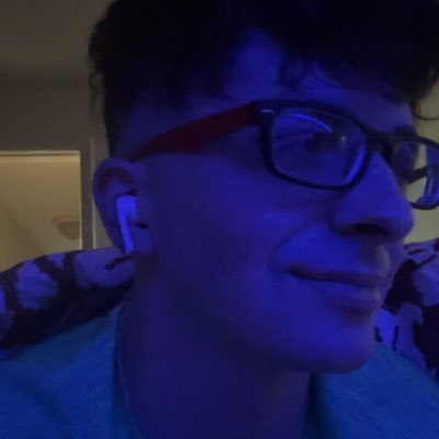 Gamer 🎮 Love Music 🎶 Watch Tons of Shows 📺 and much more 😊 •23• | Currently in College for Digital Content Media~💯|