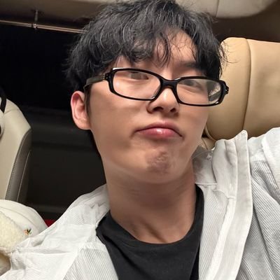 hyunwook? hyunwookie?
I love hyunwook. I like him a lot. hyunwook is so cute.