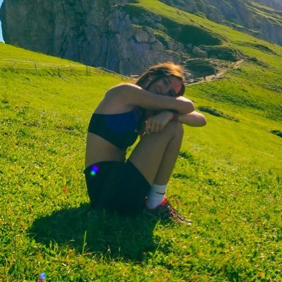 ✽ • running on caffeine and questionable decisions • ✽ 🧗🏻♀️👩🏻🌾🌲🐴🏃🏻♀️➡️⛰️❄️⛷️🚌
