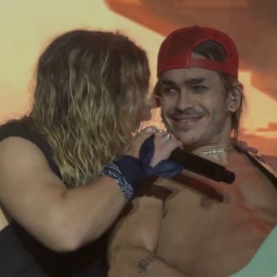 Fanática de AIRBAG hasta la médula.
Vorterix 2013. Movistar Arena 2023. Vélez 2023. Vélez 2024. River 2025. Rosario 2025. Mar del Plata 2025.