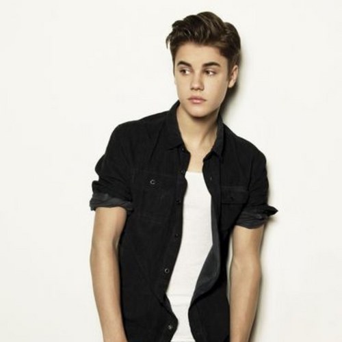 Follow Me. I'll follow back. (; I love Justin Bieber. And I support Jelena all the way. :) No Hate