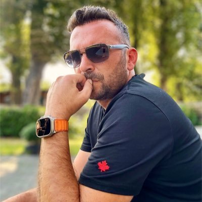 “gєrçєk αcılαr vαrkєn, sαhtє rєnklєrlє süslєnmíş hαчαtlαrınız αnlαmsız.”