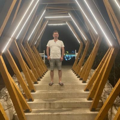 RobertLivno's profile picture. 