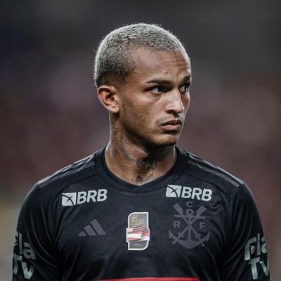 fgggjjjjhffdg79's profile picture. Football