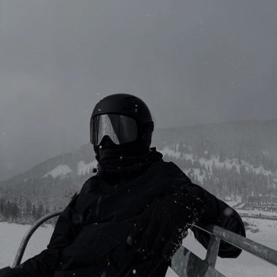 8lleftw's profile picture. Just a human being