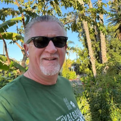 Andrewmars45953's profile picture. I love beach 🏖️