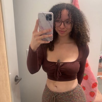 am that one Jung sweet girl you could talk to and have fun with 🥰✌️