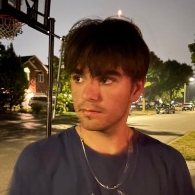 AlecRodamilans's profile picture. Views are my own 🙏