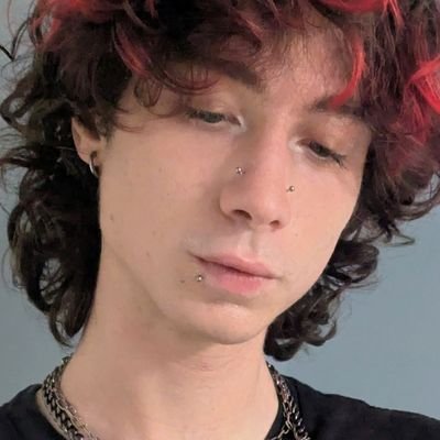 ✨ HRT 6 months
💜 Non-binary every pronouns
🎹 Souvent je compose : https://t.co/nNPpA6HSpi
📷 Insta-gramme : https://t.co/373lih7dzh