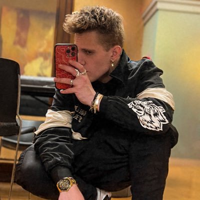 twofacebabeh's profile picture. I am the problem and the answer