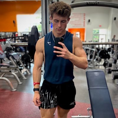 ChervenMax's profile picture. Certified Personal Trainer & Weight-loss Coach -  Westfield State 2025