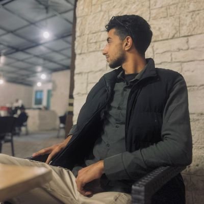 mahmoud7_moh's profile picture. ' just a man trying to make an honest living '