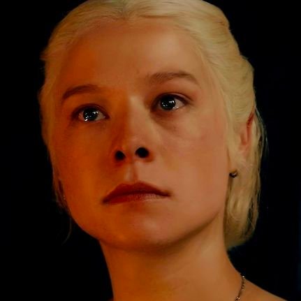 she/her || 29
unironically falls in love with fictional characters
