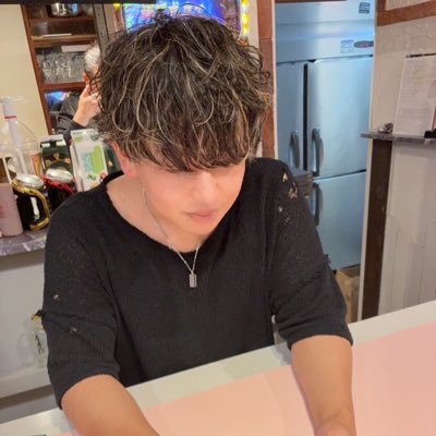 🎰4号機〜スマスロ/好きな機種:スーリノ.凱旋.ギアス.SBJ🃏ポーカー/バカラ/ブラックジャック🍺日本酒/焼酎/ウィスキー 🎮シャドバ/イニブ@hallguideいるメンズです