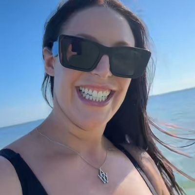 I'm a cool headed lady everyone would love to be with.few fans would be randomly selected.WARNING!!!!! 'DO NOT SEND MONEY TO ANYOTHER PROFILE'...