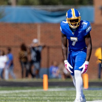 The President .|MAN OF GOD ✝️ | Living & Playing For The Lord ! 😁 | Married| WR 6’3 220| Free Agent WR