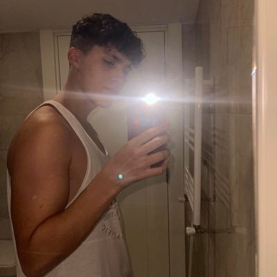 Ege2077837's profile picture. 