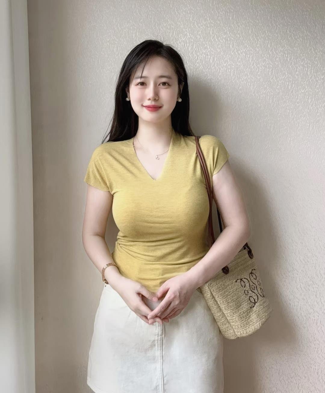 w9crsl63uT13r4's profile picture. 私はまた出る？今日は簡単にㅈㅇして寝る必要があります。 😴