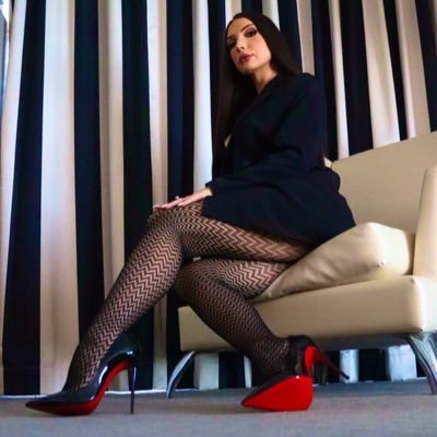 Findom | Femdom | Pro & Lifestyle Domme | IRL & Online | $50 to Speak
