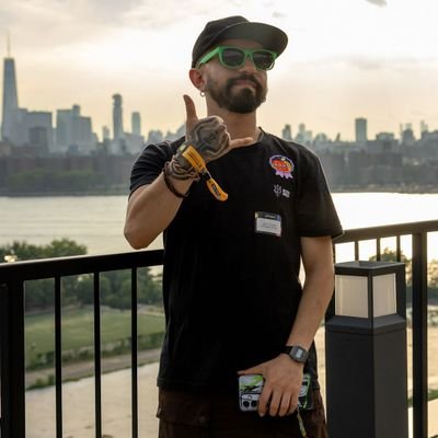 Cybersecurity Engineer | Blockchain Instructor | Aspiring Cryptographer | DevSecOps | MSc Info Sciences @UD Bogotá | ETHGlobal NY 2025 Winner 🚀 | ☕