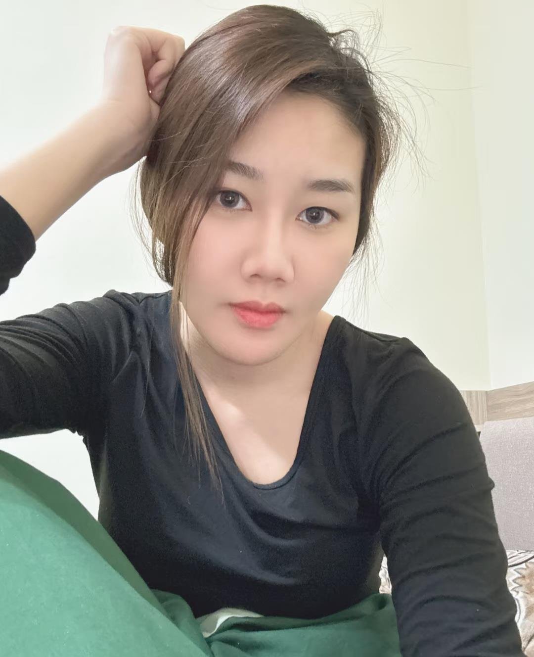 Q4z62b7V6s4k3K5's profile picture. 今日はこれで選ぶべきです〜