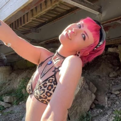 BankOfBanshee's profile picture. pretty princess with mysterious sources of income ☆ they/them ☆ MDNI