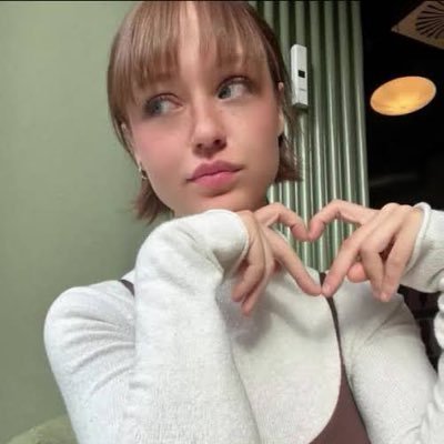 Mary05230364824's profile picture. 