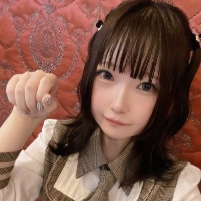 ここで会える→ @qutemellow 私服がパジャマで記憶力がハムスター。アニメとゲーム実況者がとても好きꙬ̫酒雑魚なので鍛えてください