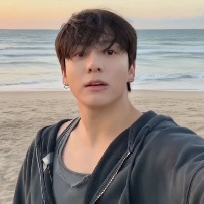 ⋆ ˚。⋆Future's gonna be ok⋆。˚ ⋆ fan account for jk🐰⑅. ot7 ★ #jungkook #mnijungkook ♬♡