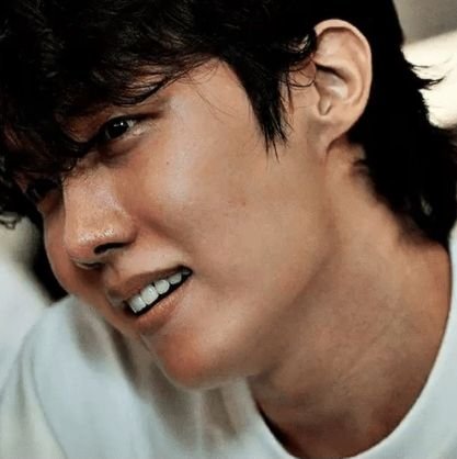 SuJen_'s profile picture. Just a normal gainfully employed 54 yr old person, happy with my partner of 21 years... and a stan of 7 wonderfully talented humans from South Korea.