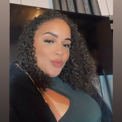 CarolainyCamaz's profile picture. Anna,Luiza e Bryan❤️ Bruno Santos 👩‍❤️‍💋‍👨 01 das Damas da Conexão 🎭