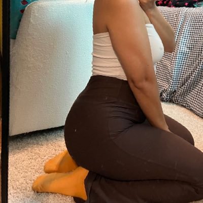 Sweet & sadistic texmex Latina 🩷 paid to exist 👣 / all links listed ☺️