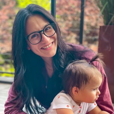 MissDellaDrano's profile picture. like the singer. 4 time marathon runner. taco enthusiast. often found at T-Mobile Park. sometimes answers to Scout, always answers to Mama 🤍 SRR