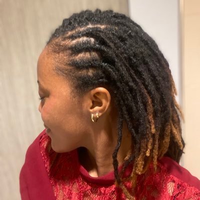 thisrukevwe's profile picture. Light.