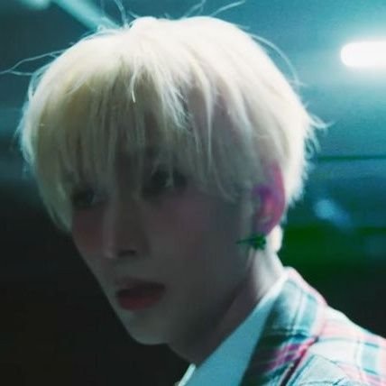 So don't you dare me, 아니라는 말은 하지마
I'll still be standing, 여긴 나의 universe
- ☆
#lovestay🩵 #bp2