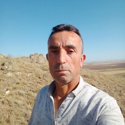 Öğrenmek, akıntıya karşı yüzmek gibidir ilerleyemediğiniz taktirde gerilersiniz.. Işığı yaymanın iki yolu vardır; ya ışık olursunuz, ya da onu yansıtan ayna
