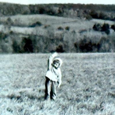 Capricorn Boomer. Votes Blue. Happily Married. Loves Fam, Dogs-all Animals, Nature, Music, Film, Books etc. I walk, listen to music & tweet it. Luv is Luv. BLM.